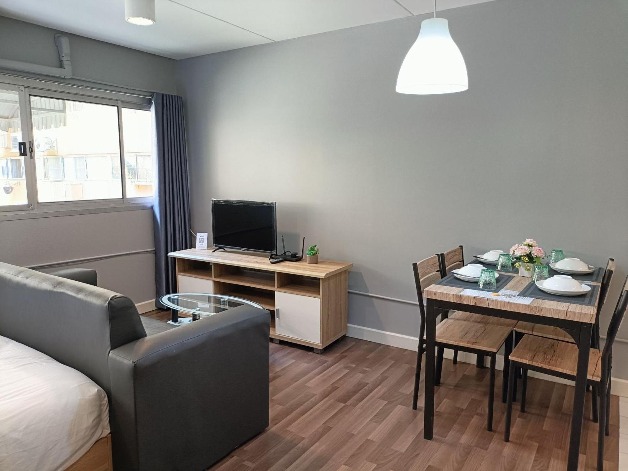 Dhiresidence At Impact,muangthongthani 公寓